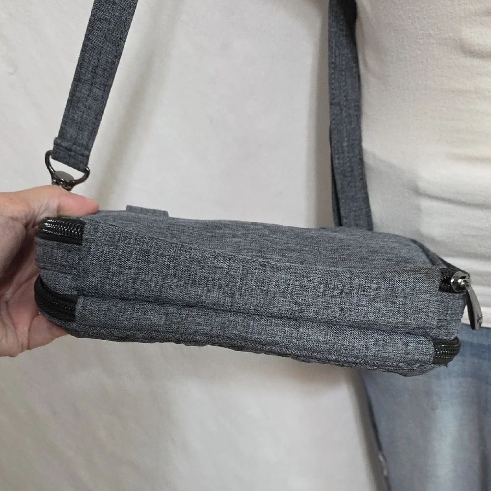 Lug Roundabout Quilted Wallet Crossbody Bag - Characol Gray - Picture 8 of 16